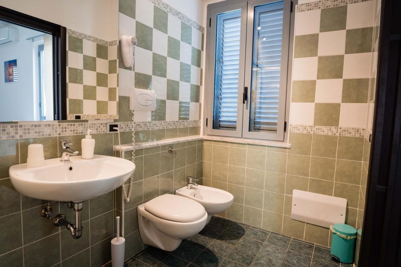 B&B Dell'Infopoint-La Via Silente Castelnuovo Cilento Екстер'єр фото